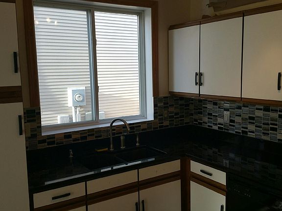 5th image of 3612 Village Green Ln