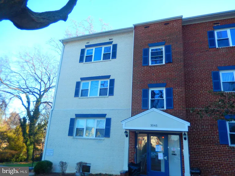 3045 Patrick Henry Dr #301 — Photo 1
