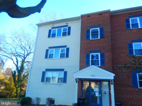 3045 Patrick Henry Dr APT 301, Falls Church, VA 22044