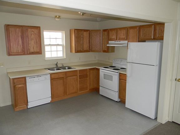 3rd image of 221 N Brown St