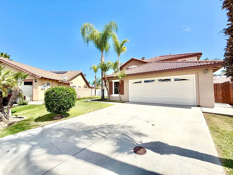 15854 Pampas Ct — Photo 3