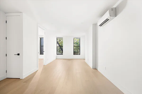 Rented by SERHANT. | media 11