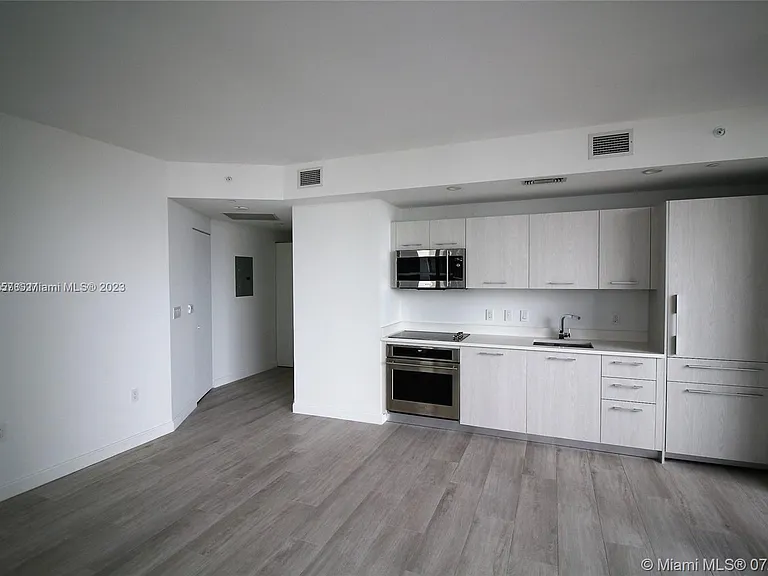55 SW 9th St #1208 — Photo 3
