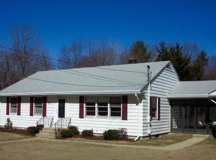 63 Whitins Rd, Sutton, MA 01590