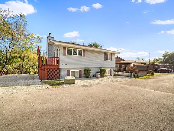 2nd image of 71 Lakeshore Dr