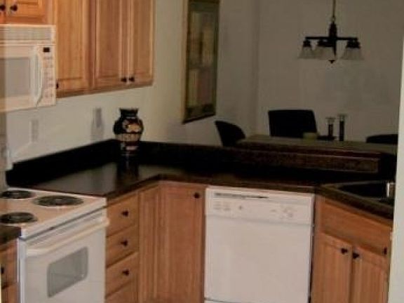 5th image of 762 S Basswood Dr APT A
