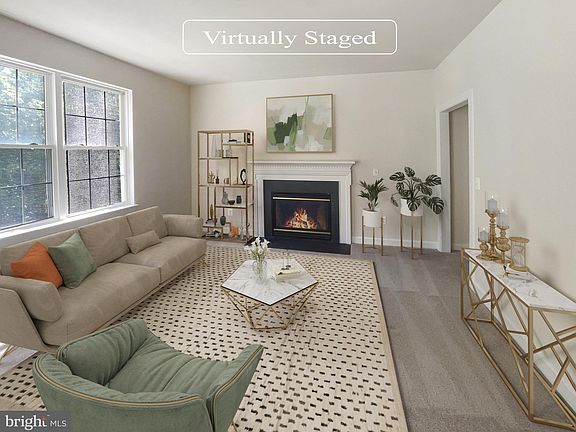 2nd image of 43000 Melanie Ct