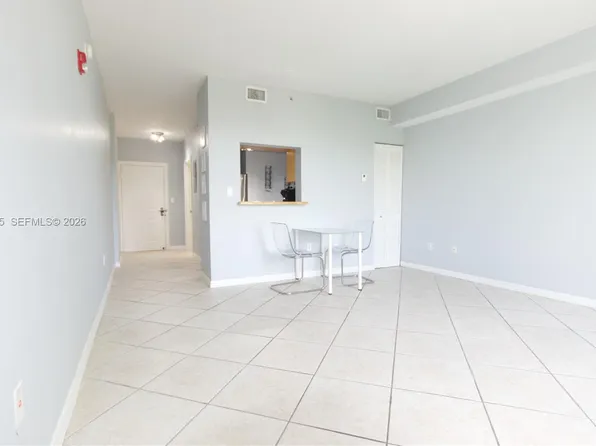 2630 SW 28th St APT 22, Miami, FL 33133