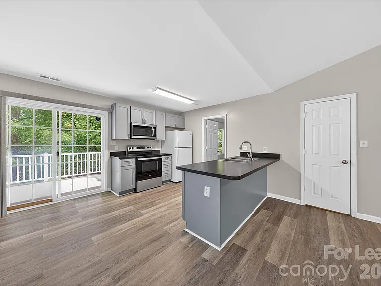 2332 Eargle Rd — Photo 6