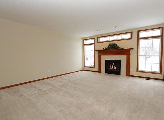 2nd image of 9233 Belmont Pl