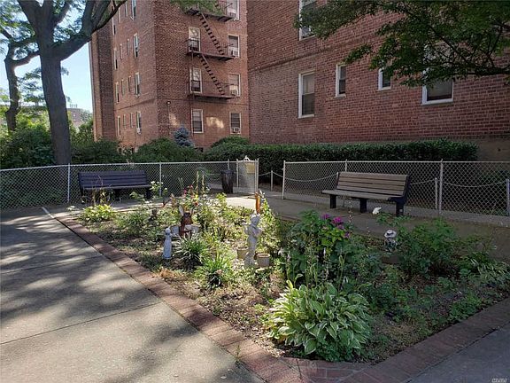 4th image of 14441 Sanford Ave APT 1C