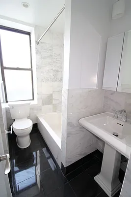 Rented by Newcastle Realty Services | media 32