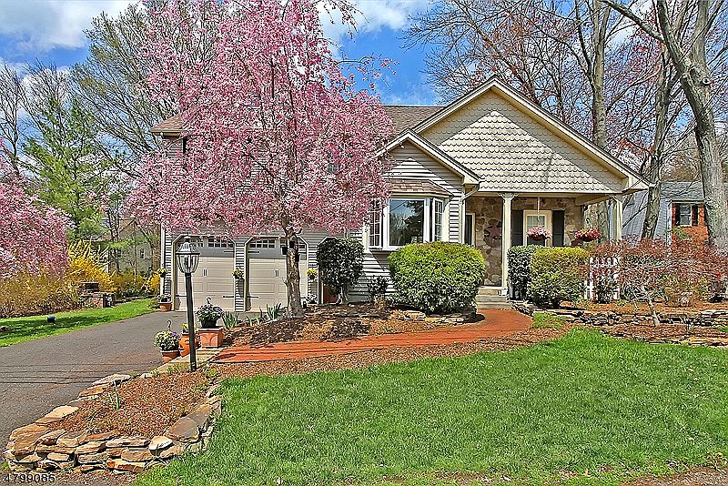 2nd image of 9 Drysdale Ln