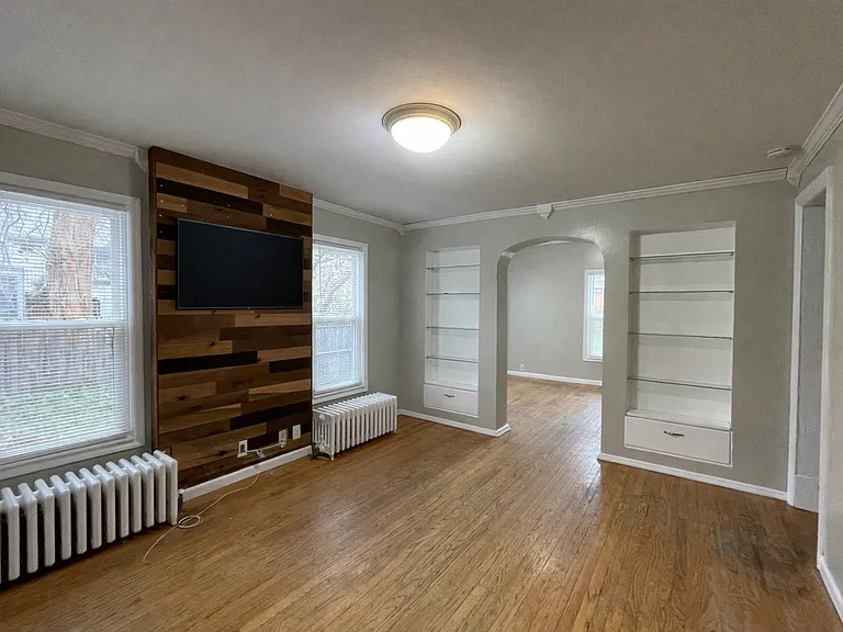 205 Cayuga St — Photo 1