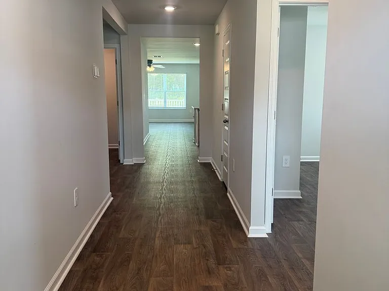 339 Elizabeth Dr — Photo 3