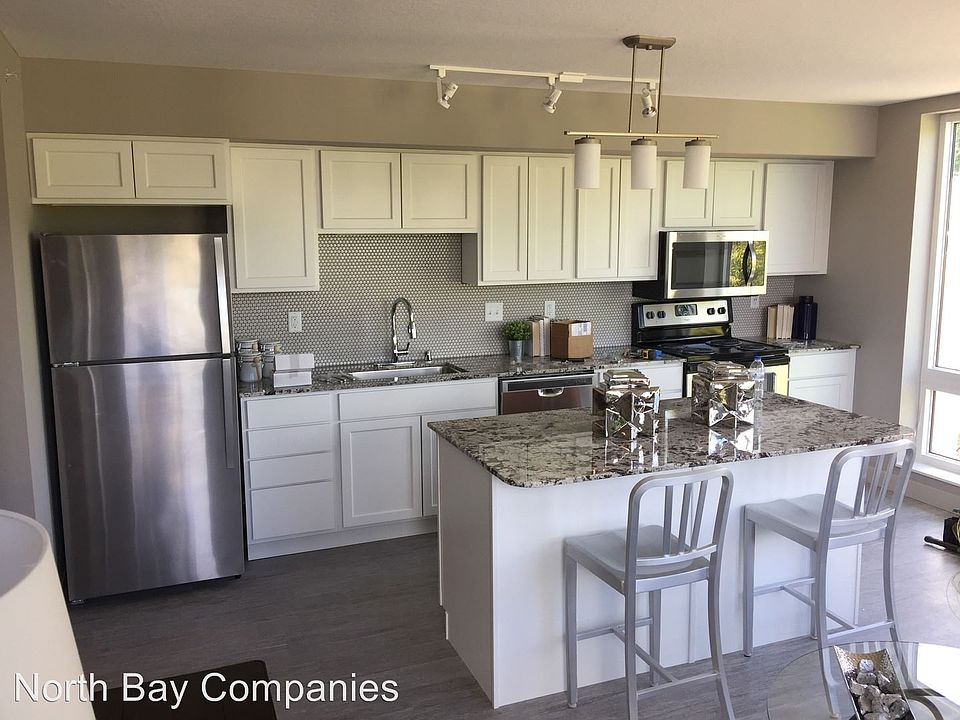 2nd image of 1501 Como Ave SE Unit 204