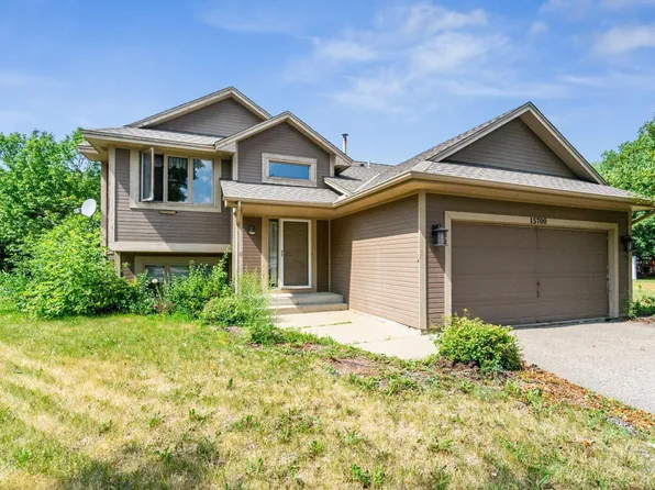15700 Chalet Ct, Burnsville, MN 55306