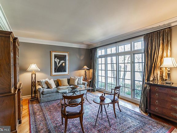 3rd image of 7016 Winterberry Ln