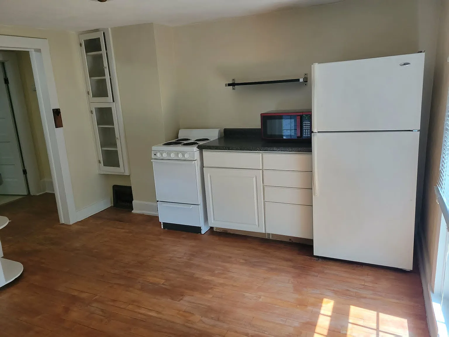 520 Jefferson St — Photo 3