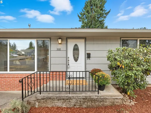 305 W Hereford St, Gladstone, OR 97027