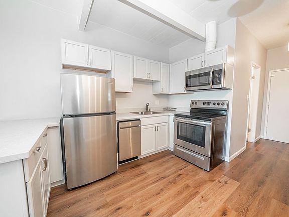 3rd image of 650 Vernon St #9