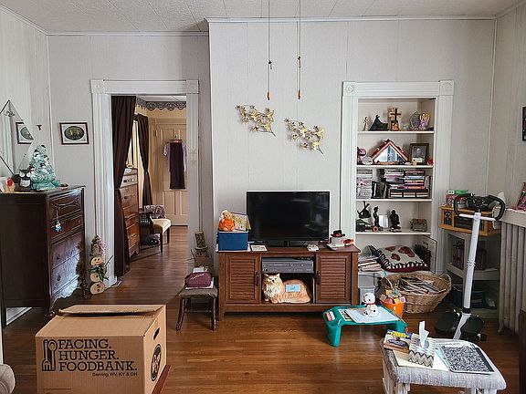 2nd level living room