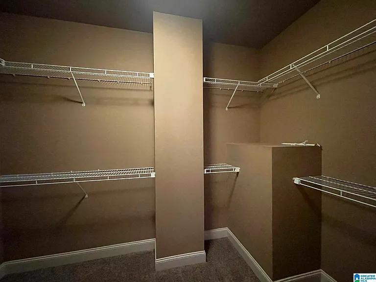 208 Castlehill Dr — Photo 7