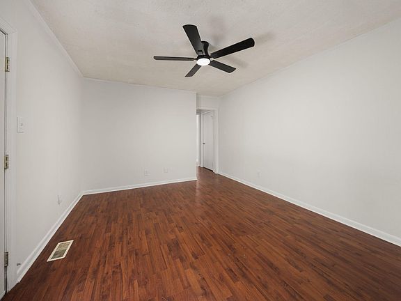 5th image of 608 Meadow Dr