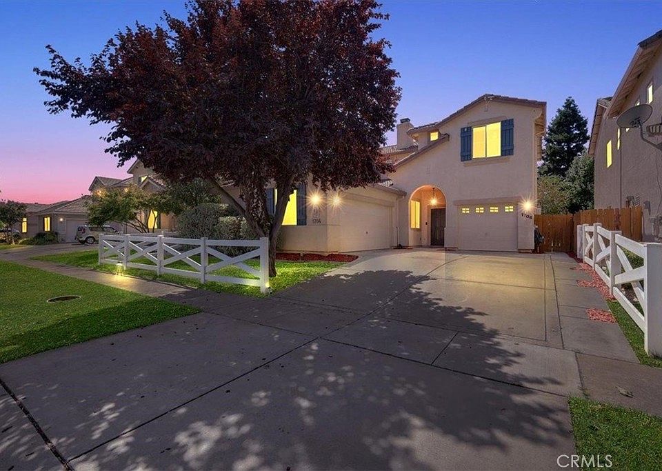 1st image of 1704 Dunsmuir Way