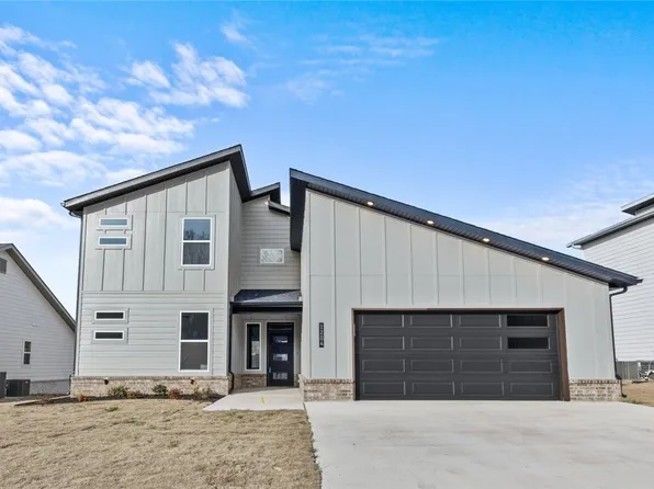 1204 Bunker Dr, Pea Ridge, AR 72751