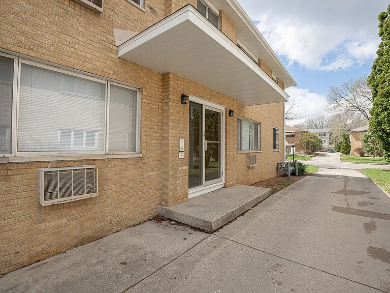 2411 Brentwood Pkwy — Photo 11