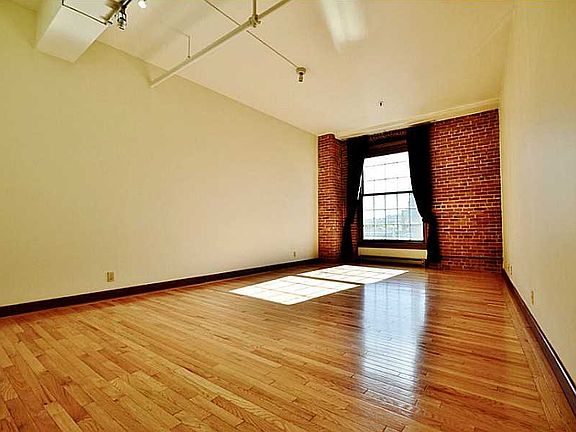 5th image of 555 S Water St APT 214