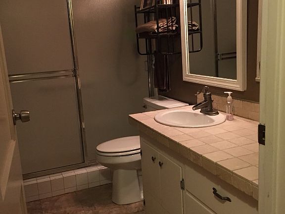 3rd image of 1023 Cedar Ave