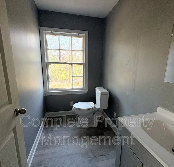 604 Lexington St — Photo 4