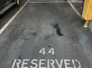 1941 Church Ln APT 807, Honolulu, HI 96826