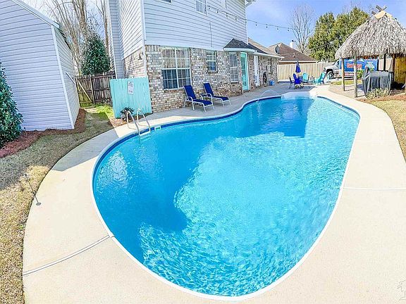 2nd image of 1825 Donegal Dr