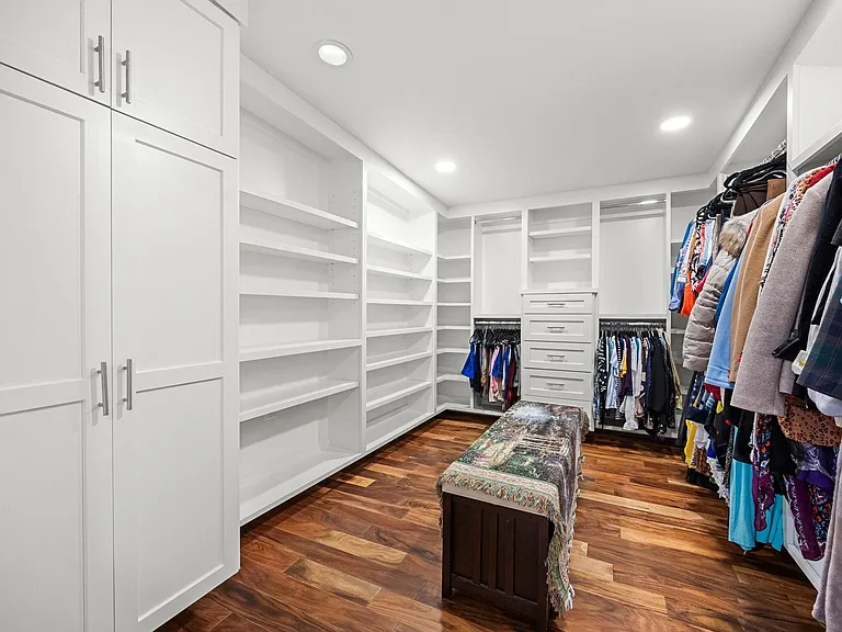 10310 Mayfield Rd — Photo 29