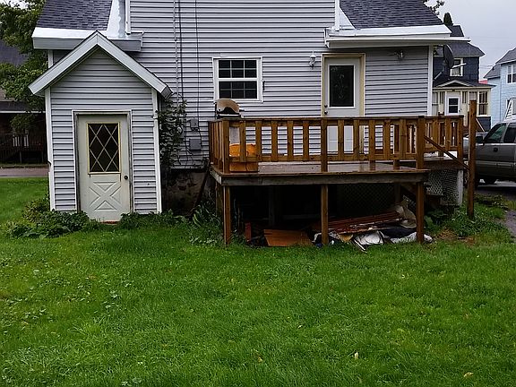 3rd image of 535 Iroquois St