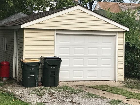 3rd image of 427 Morris Ave