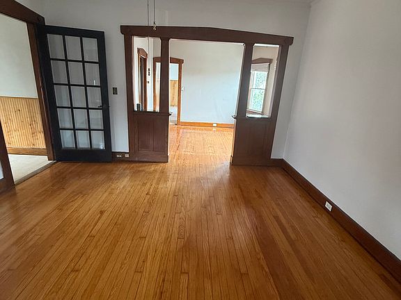 3rd image of 160 W 4th St #2-3