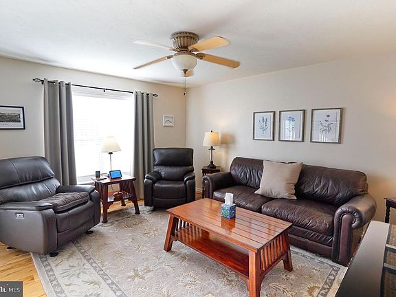 2nd image of 7 Cedarfield Dr