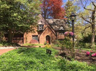 465 Avon Dr, Pittsburgh, PA 15228