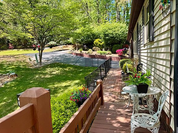 4th image of 465 W Sunshine Ln