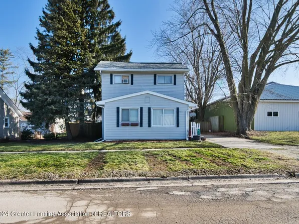 415 S Cedar St, Williamston, MI 48895