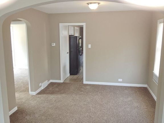 3rd image of 742 S Summit Ave