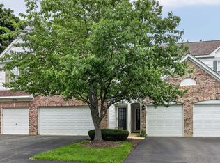 2940 Stonewater Dr, Naperville, IL 60564