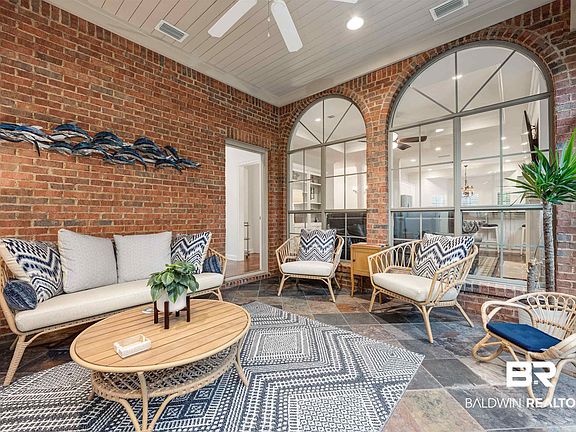 3rd image of 9640 Aspen Cir