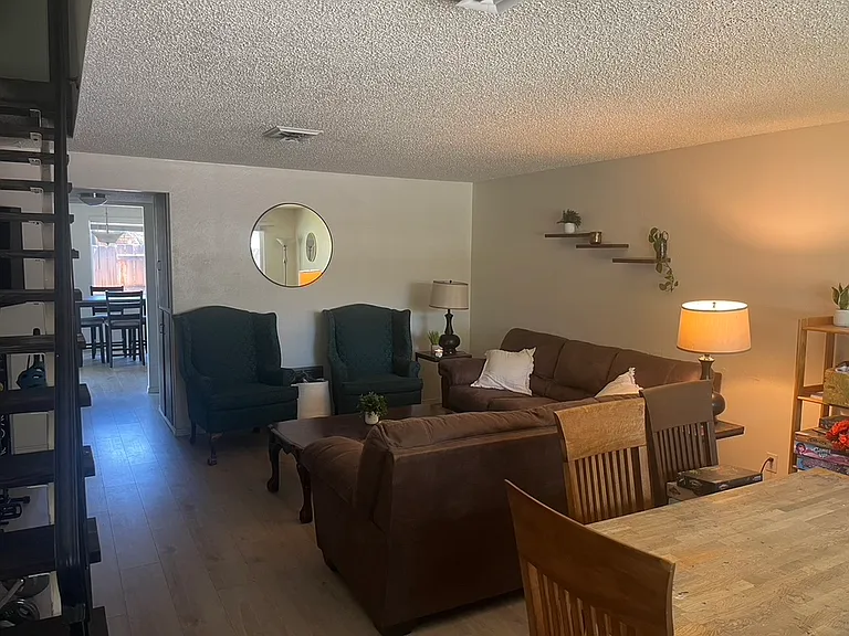 1000 & 1002 N Clover Dr — Photo 5