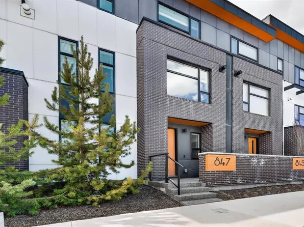847 E 77th St SW, Calgary, AB T3H 4X6