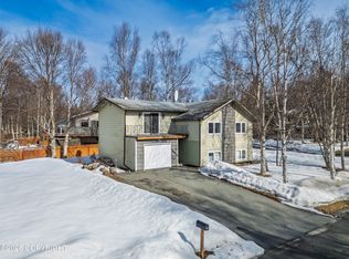 10121 Goodnews Ln, Anchorage, AK 99515